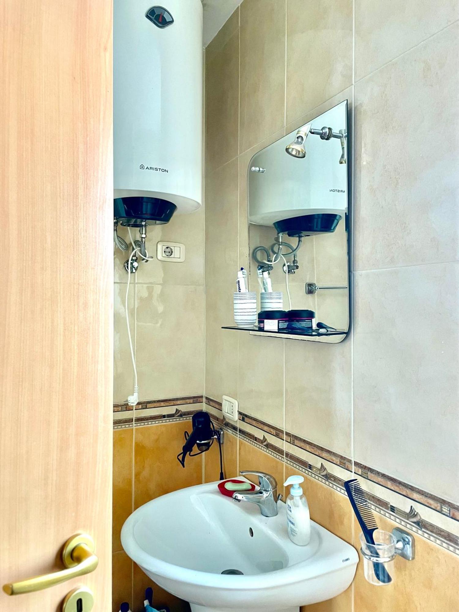 Easy Peasy - 9Th Floor View Downtown Apartment Tirana Bagian luar foto